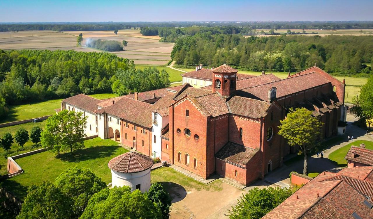 Borgo Zelata Aparthotel Bereguardo Bagian luar foto