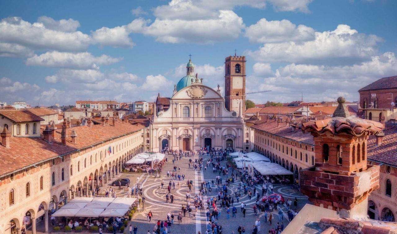 Borgo Zelata Aparthotel Bereguardo Bagian luar foto