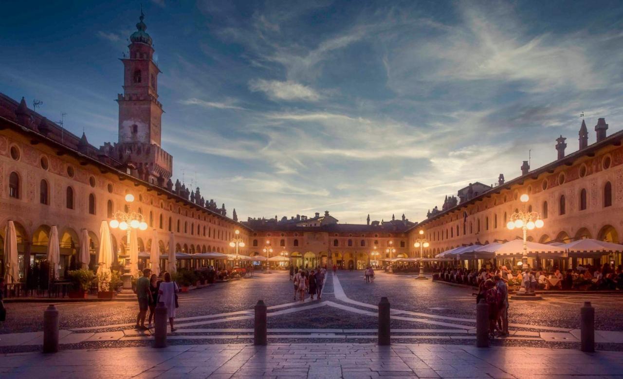 Borgo Zelata Aparthotel Bereguardo Bagian luar foto