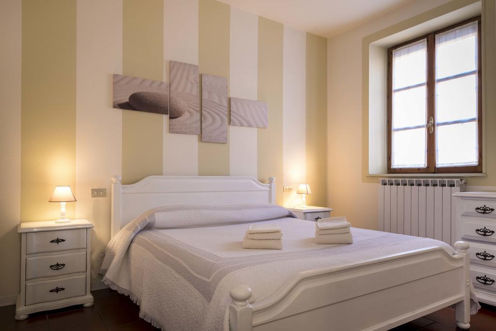 Borgo Zelata Aparthotel Bereguardo Bagian luar foto
